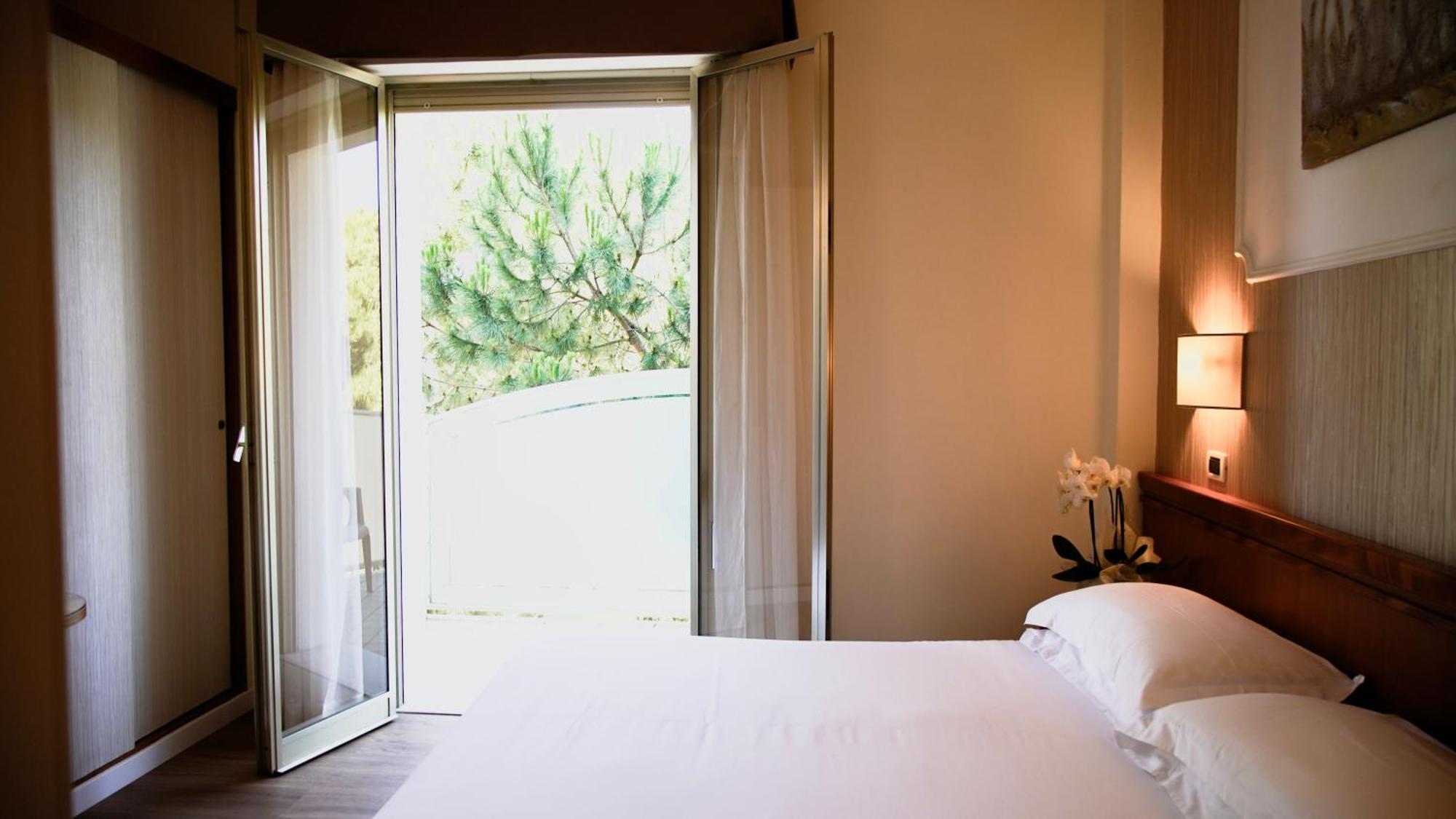 Hotel Alexander Μιλάνο Μαριτίμα Εξωτερικό φωτογραφία