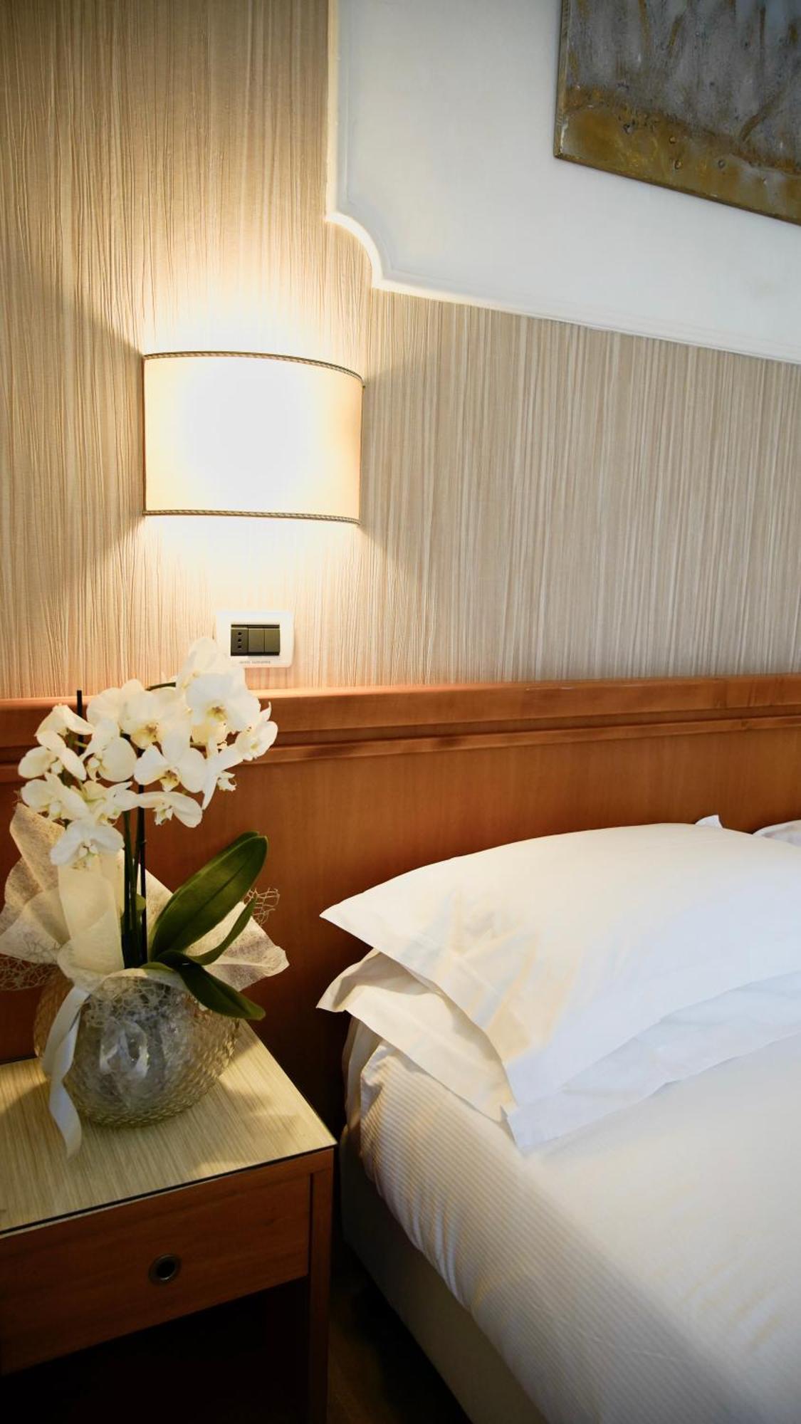 Hotel Alexander Μιλάνο Μαριτίμα Εξωτερικό φωτογραφία