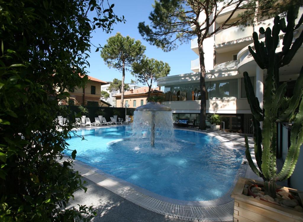 Hotel Alexander Μιλάνο Μαριτίμα Εξωτερικό φωτογραφία