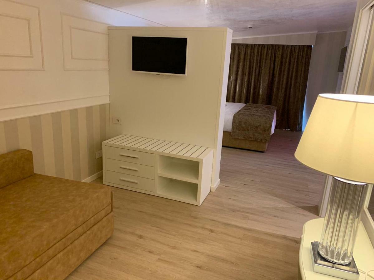 Hotel Alexander Μιλάνο Μαριτίμα Εξωτερικό φωτογραφία